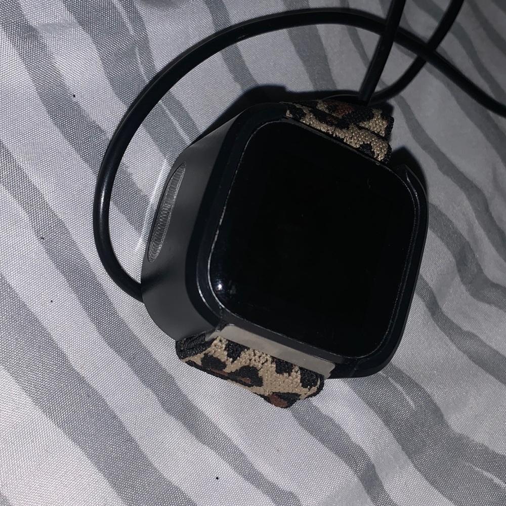 fitbit versa 2! (with charger)